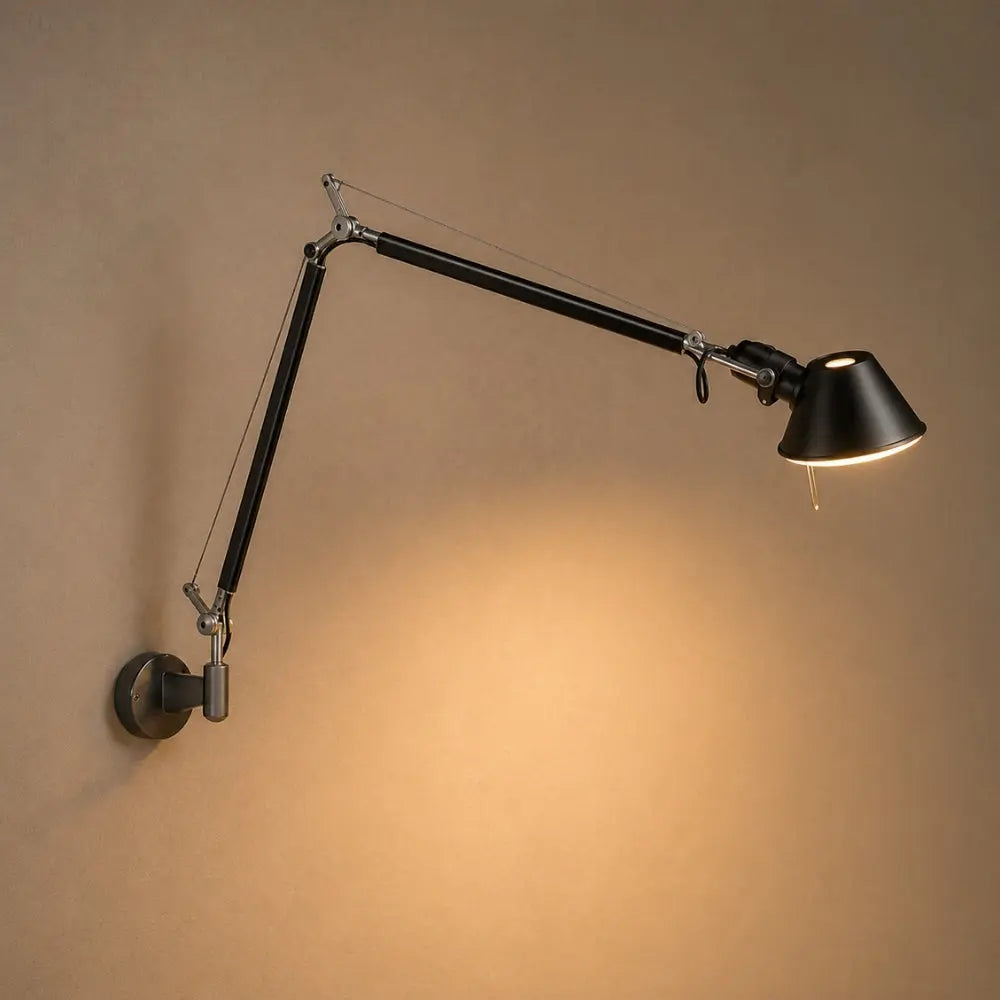Eirna wall light, adjustable articulated arm in aluminium | Wickleigh