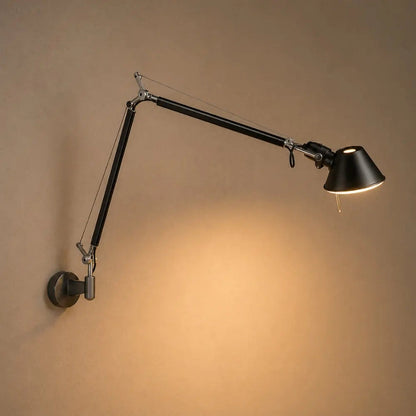Eirna wall light, adjustable articulated arm in aluminium | Wickleigh