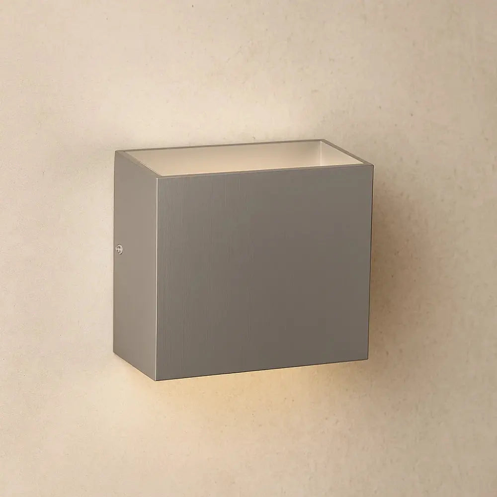 Nyben square wall light, silver finish, 12W | Wickleigh
