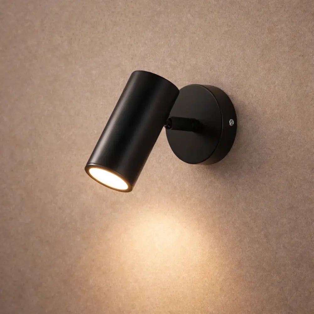 Svelin adjustable LED wall light, aimable beam | Wickleigh