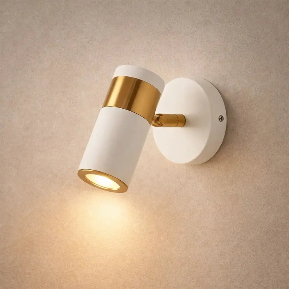 Svelin adjustable LED wall light, aimable beam | Wickleigh