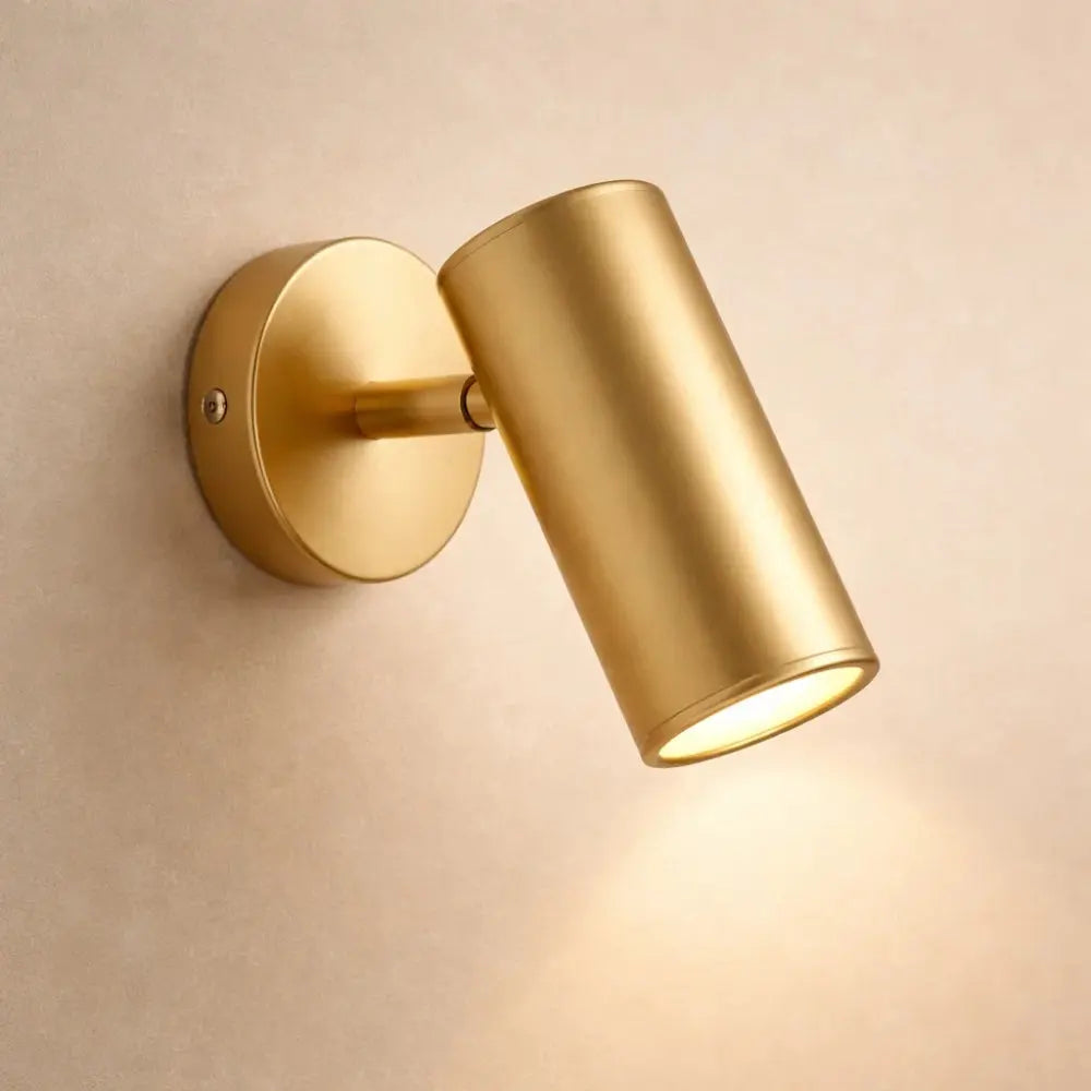 Svelin adjustable LED wall light, aimable beam | Wickleigh