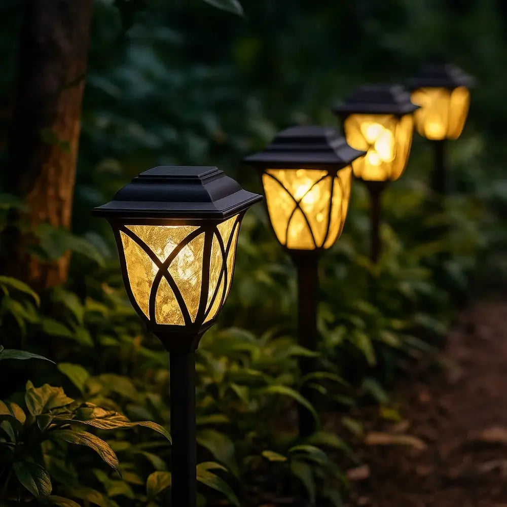 Ylwyn solar garden light | Wickleigh