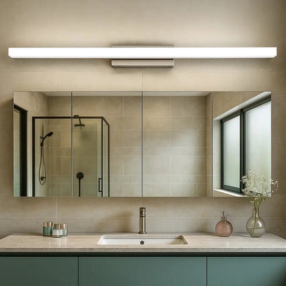 Hyrren bathroom wall light | Wickleigh