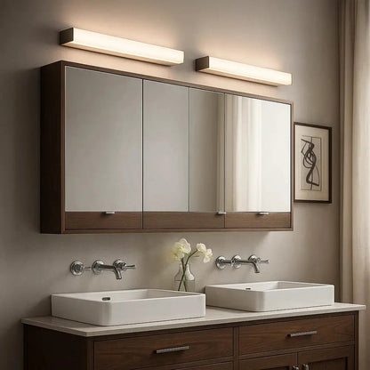 Dagin bathroom wall light | Wickleigh