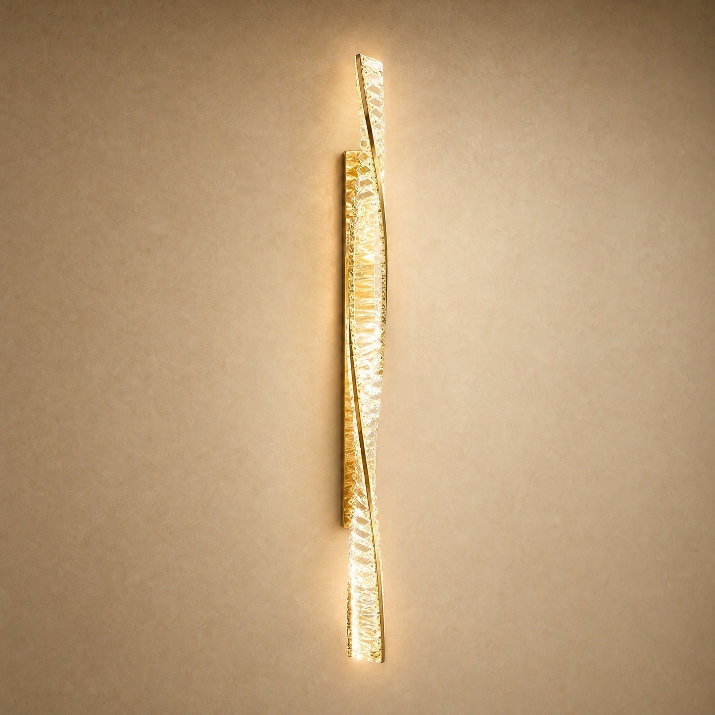 Frena large wall light, cut crystal and gold-plated metal, two crossed blades lit | Wickleigh