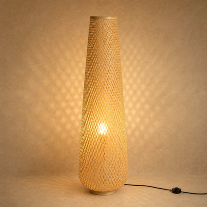 Eirin bamboo floor lamp lit, hand-woven spindle in natural bamboo, 93 cm | Wickleigh