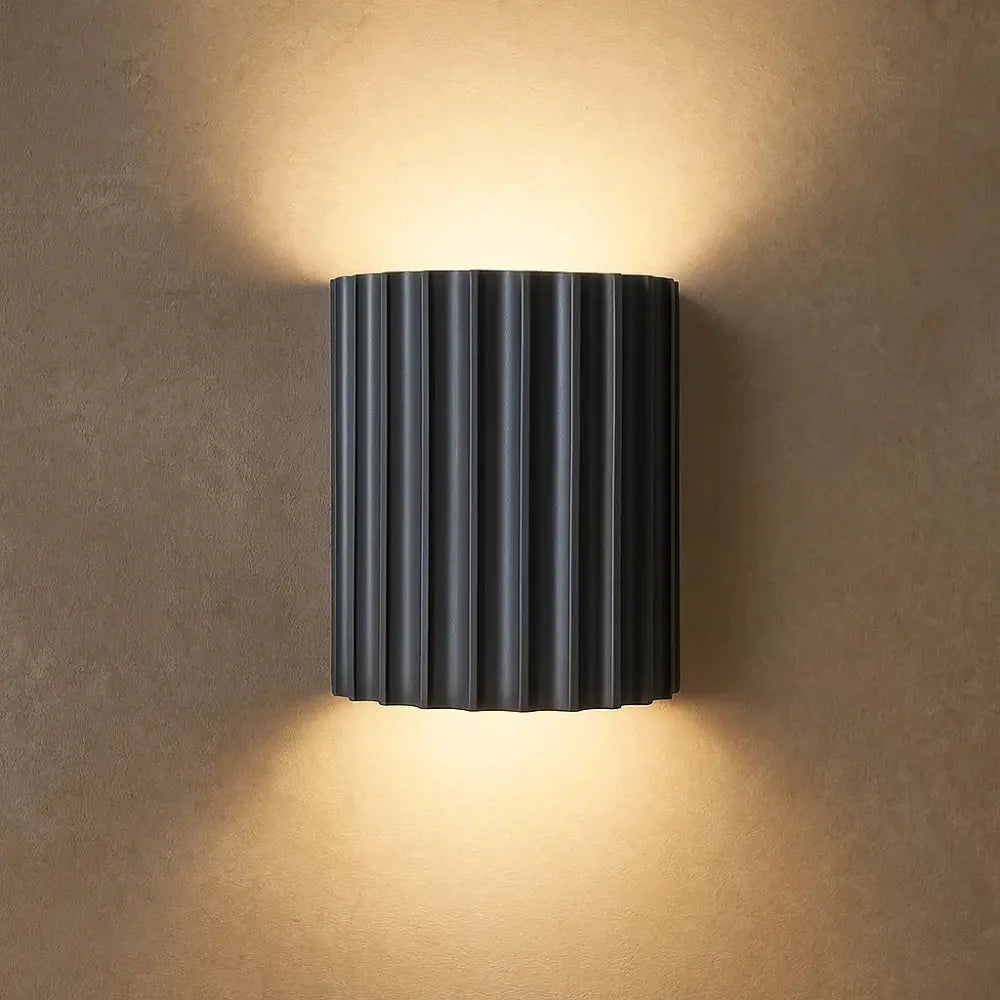Nelra sculpted resin wall light, grey | Wickleigh