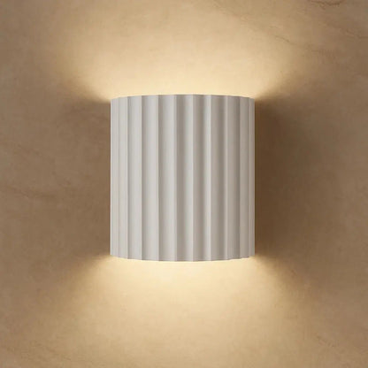 Nelra sculpted resin wall light, white | Wickleigh